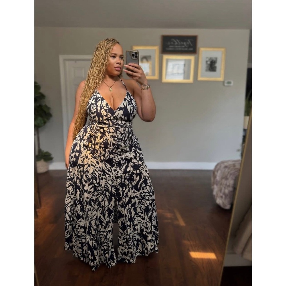 Elegant blue  and White Floral Maxi Dress